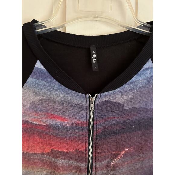 Women’s edista Black Front Zip Short Sleeve Shirt-Small - Picture 3 of 3